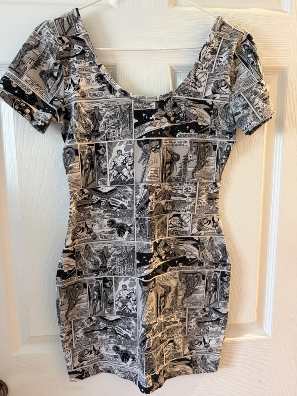 Marvel Comic-Print Bodycon Dress - Black & White